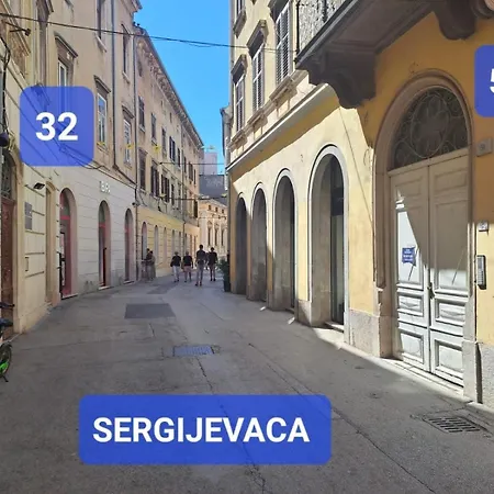 Dejan Apartment4-top Centar * Pula